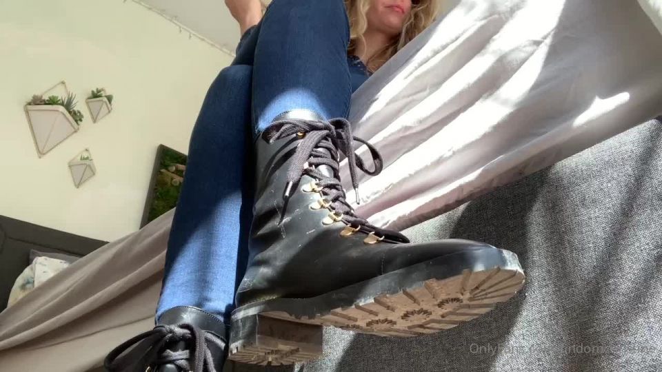 Onlyfans - Goddess Christine - findomchristine - findomchristineCustom Lick my boots clean - 15-05-2021