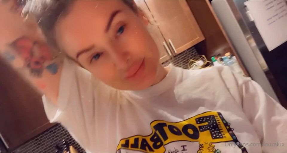 Onlyfans - Lauralux - pov  im dancing in the kitchen and cooking your dinner - 01-03-2021
