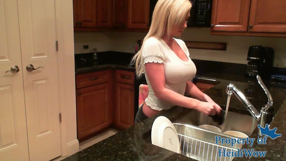 Kinky Kitchen – Heidi Wow | dirty talking | blonde sex scene blonde