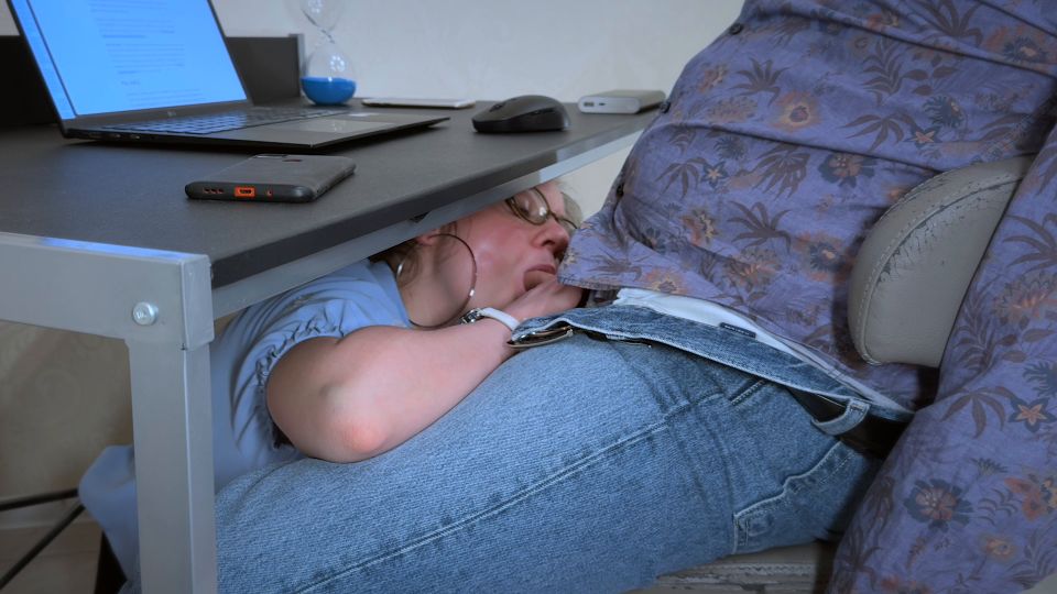 Maduras Tetas grandes morena da golpejob en Vicious chupar Webinar