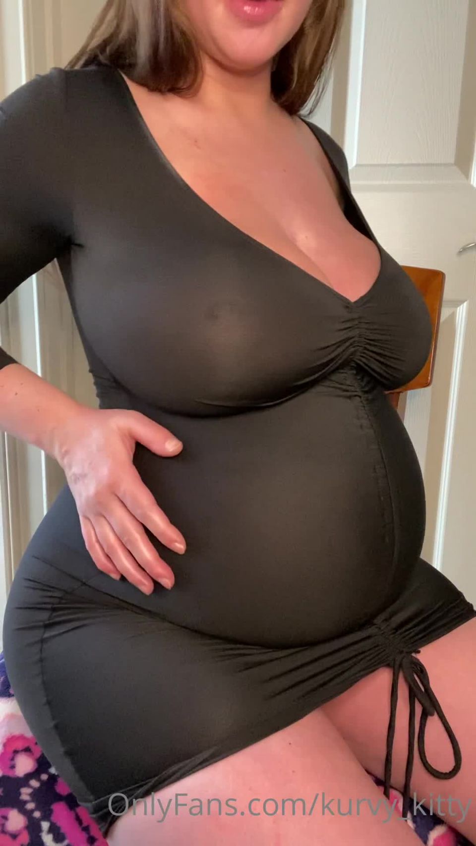 Kurvy Kat  KurvyKv  Kurvy Kitty 37wk-pregnancy-qna-black-dress-strip-DkfkRG8d