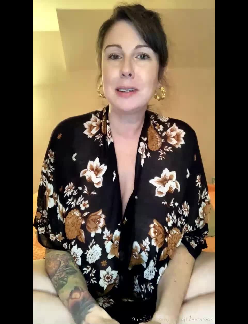 Vigorous porn with mrspjhaverstock (@mrspjhaverstock).