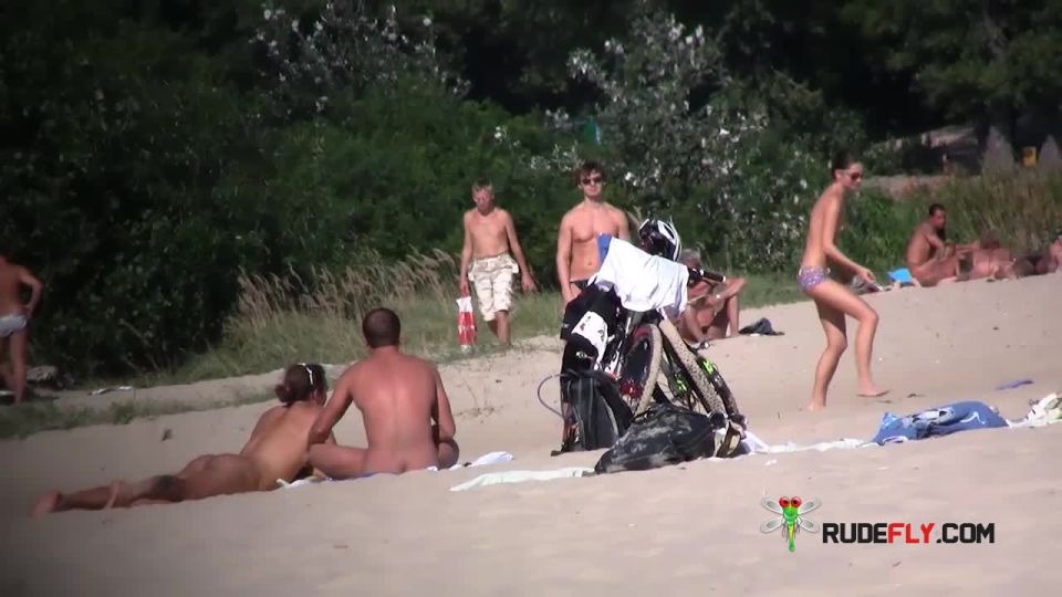 Nude Beach - Hot Babes Couples 2