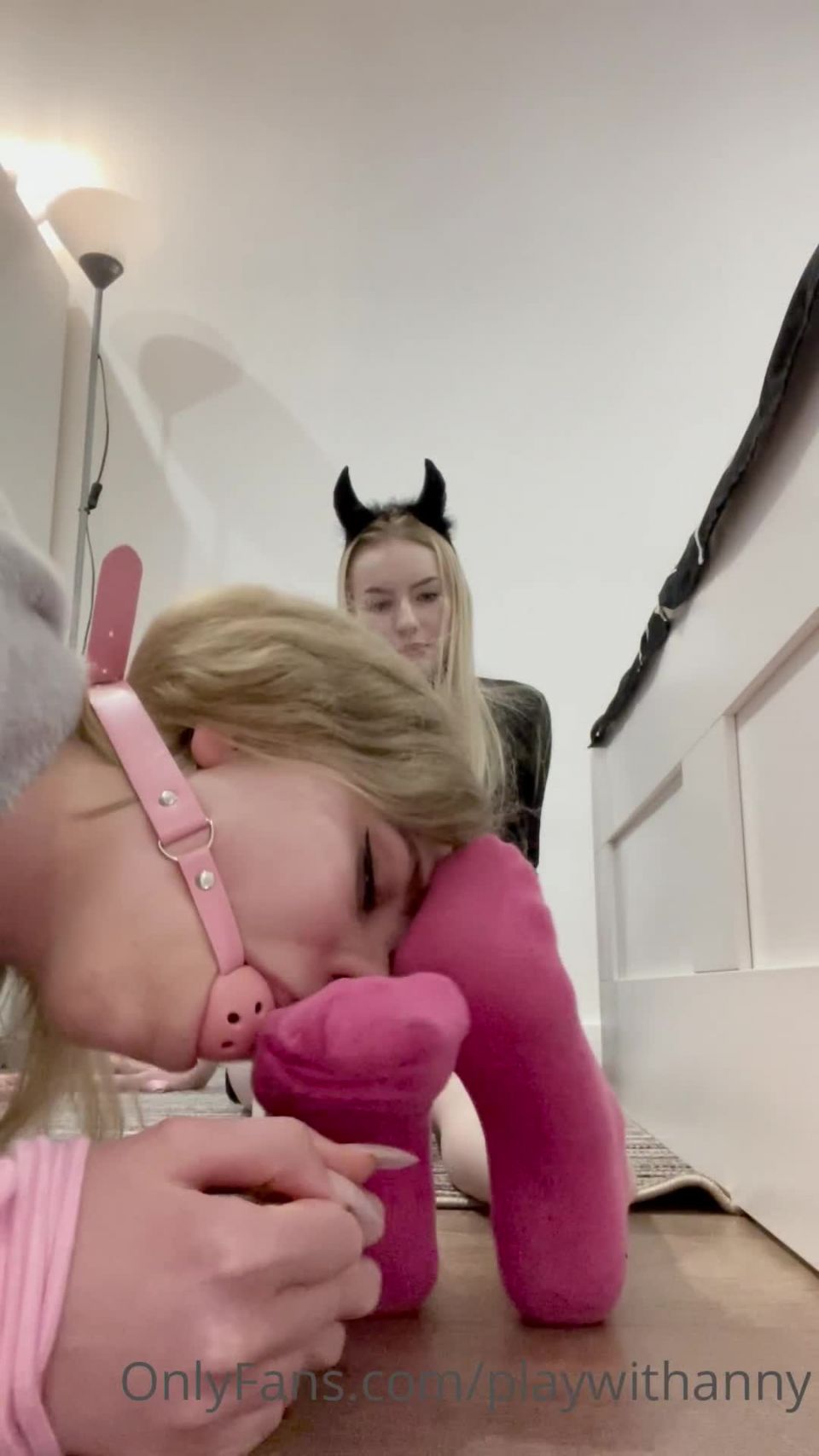 gratis porno video 21 Diosa Anny – El olor de esos calcetines hace su Drool – JUGAR CON ANY, fetiche pornhub en femdom porno