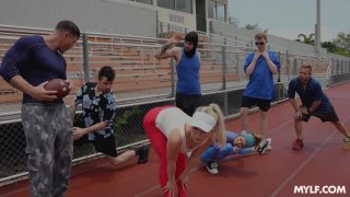 adulto xxx clip 40 sexo femenino MylfVIP - Tiffany Fox delgado Vic y Angelina Luna El Borrador 2 - 1080p, fetiche en el porno de la dominación femenina