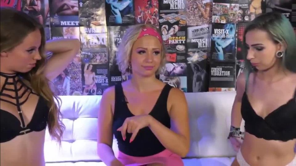 free adult clip 10 Visit-X - Premium Show mit MilaRose und JulyKiss, amateur brunette teen on amateur porn 