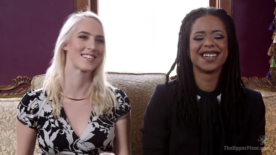 Hermoso periodista seducido en la presentación anal Sexo Onl...