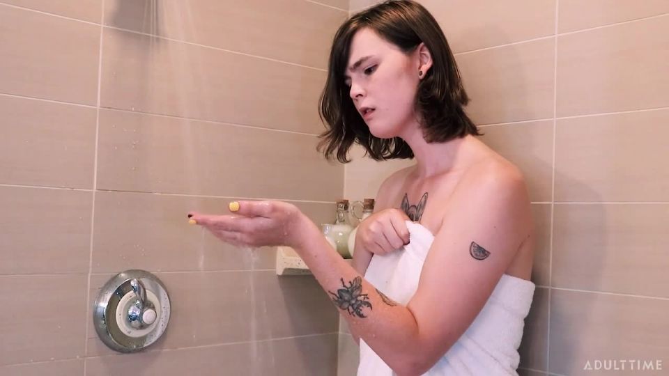 xxx clip 27 Lain Arbor - Shower With Lain Arbor [HD 720p] on fetish porn yoga pants fetish