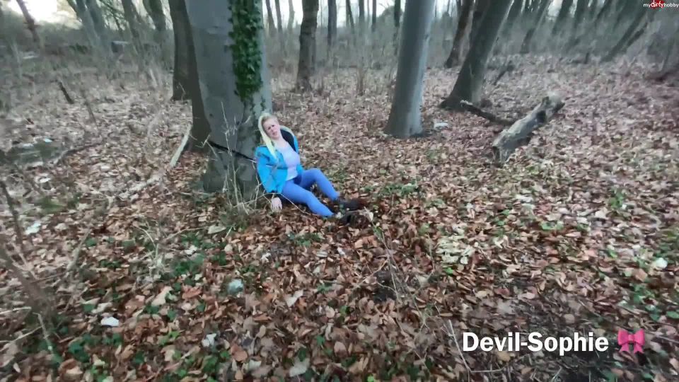 online xxx clip 36 devil-sophie – Gefesselt im Wald zurц╪ck gelassen – Der Helfer hatte nur eins im Sinn – Pissen, lesbian hentai pornhub on german porn 