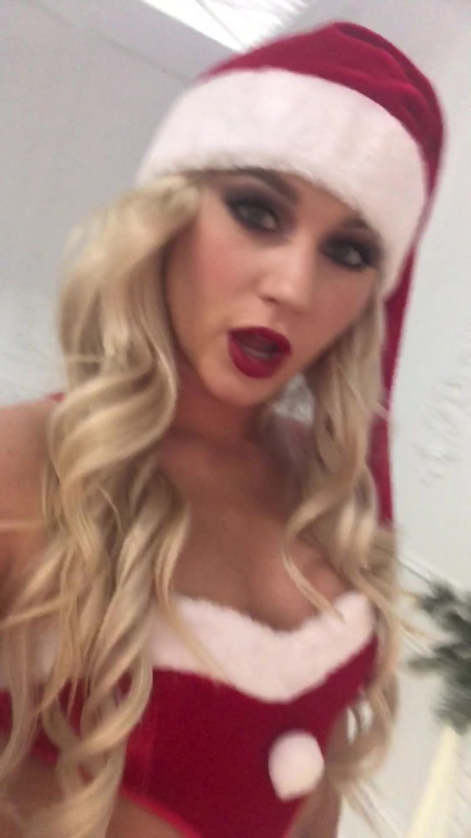 Onlyfans - Jessyerinn - Holiday sets are coming - 03-12-2018