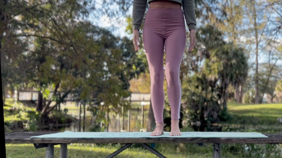 [K2S.CLUB] Dani Divinity - Bedtime treat for my good boys When this meditative thirst trap makes you too weak - FullHD 1080P