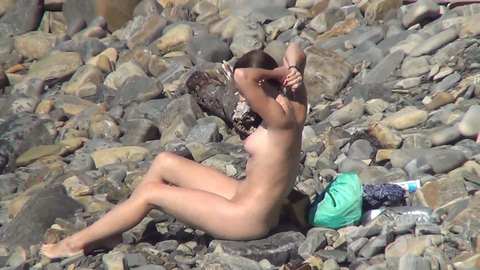 Hidden-Zone.com- Nu2397 Voyeur video from nude beach.