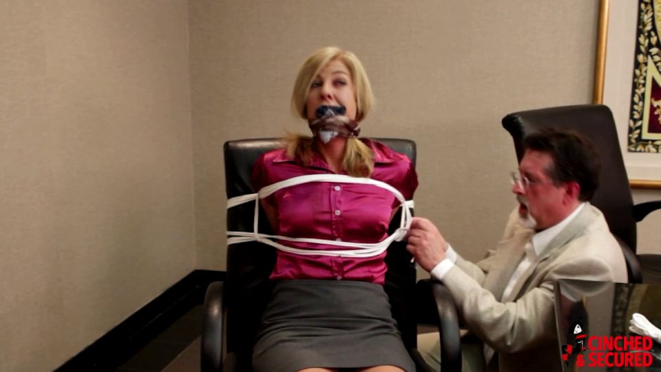 Dakkota Grey - Sala de Juntas Atada - Acoplada y Secured.