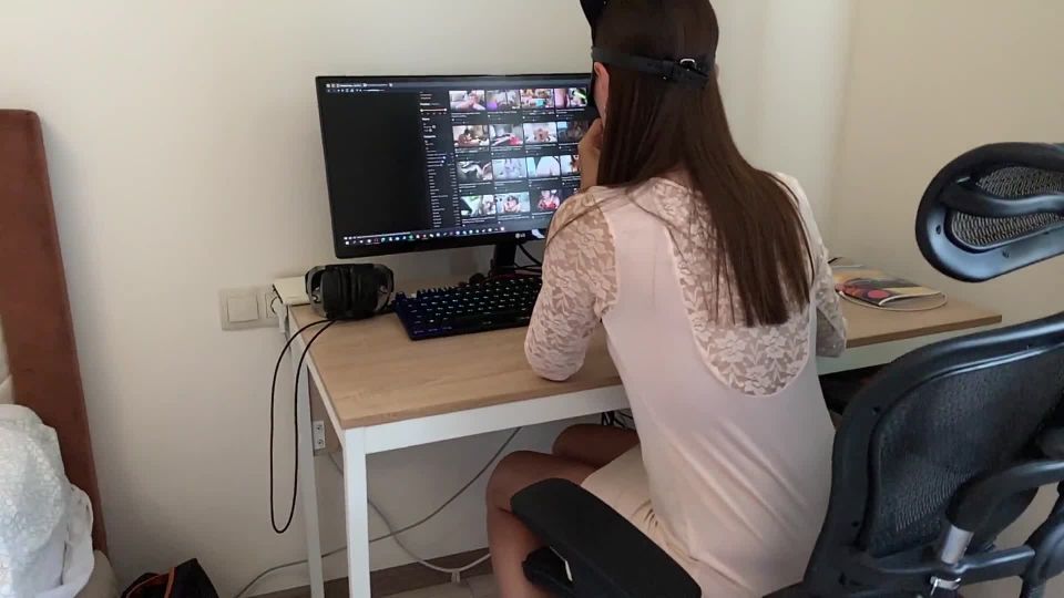 Girl Masturbates While Watching Porn Video 2 - Pornhub, Anna Simple (FullHD 2021)