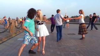 fly-skirt-wind-loves-street-dancing