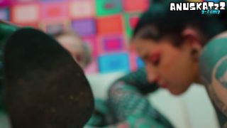 Anuskatzz - Anal und Squirt Spaß - Gótico Lesben Entfesseln En Látex - Puño, Sq... - FullHD 1080P