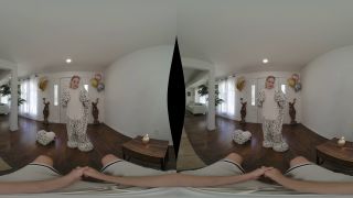 Breast Birthday Ever - Smartphone VR