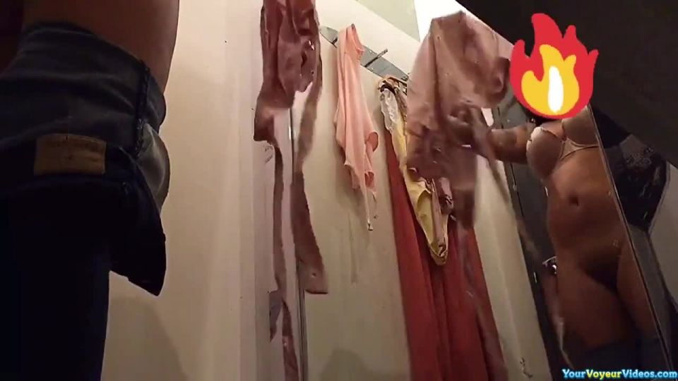 Teen naked pussy in fitting room