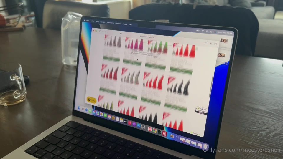 Señora Noir - meesteresnoir Meesteresnoir - noortje slavegirlnoortje tuvo que elegir un nuevo consolador porque su casi x mas 07-12-2022