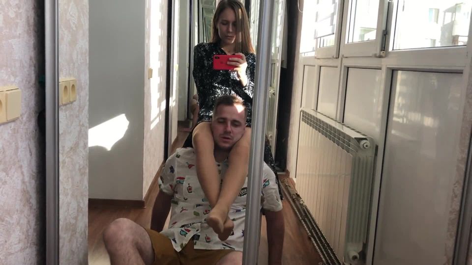Evelina Domina - Apretando en el espejo Video Sexo Downlo...