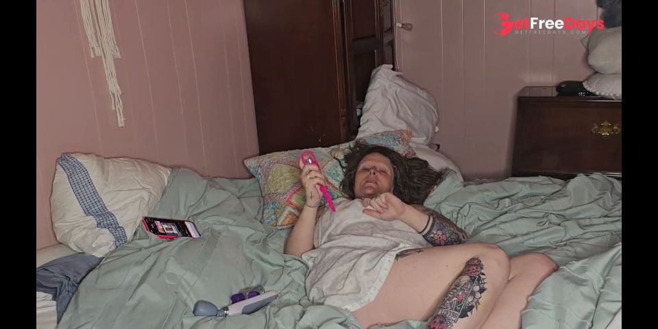 some toy time, wqatching porn and enjoing these toys,
