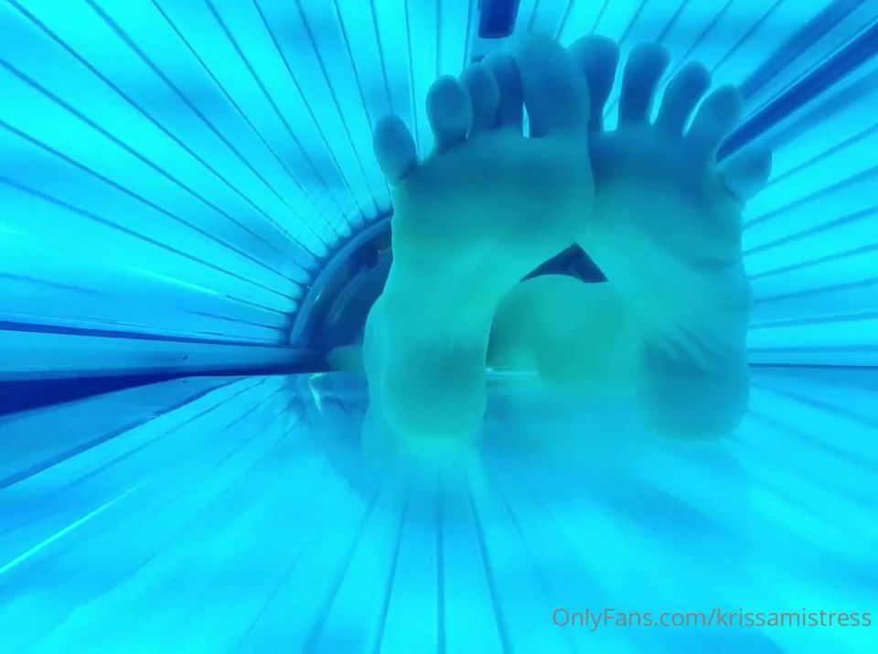 krissamistress - nude tanning session.