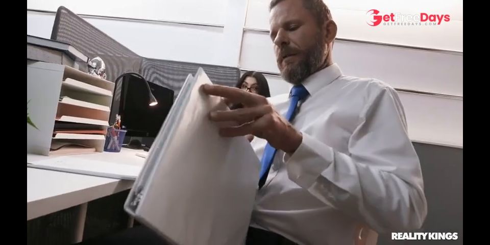 Fuckin In The Bosss Office - Holly Day, Scott Nails - Extreme Holly