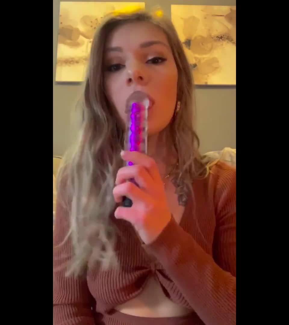 porn clip 31 Lillie Jade - Candle Wax And Leg Shaking Orgasm, chubby fetish on milf porn 