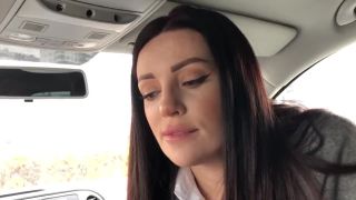 [Amateur] Paramour sucks dick in the car and swallows cum