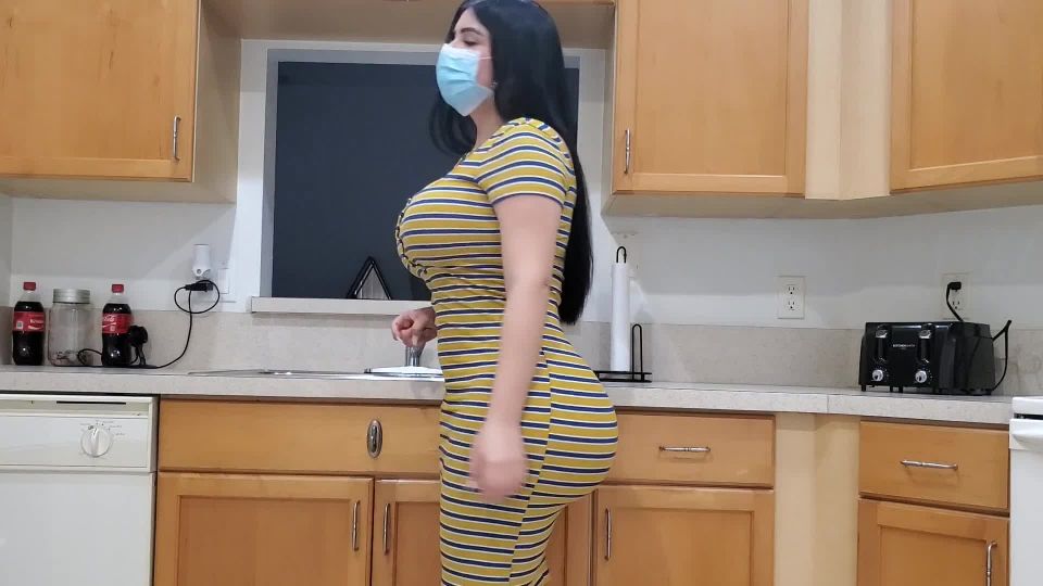 BIG ASS STEPMOM CANT GO OUT WITH CORONAVIRUS LOCKDOWN SO SHE FUCKS HER SON Fisting