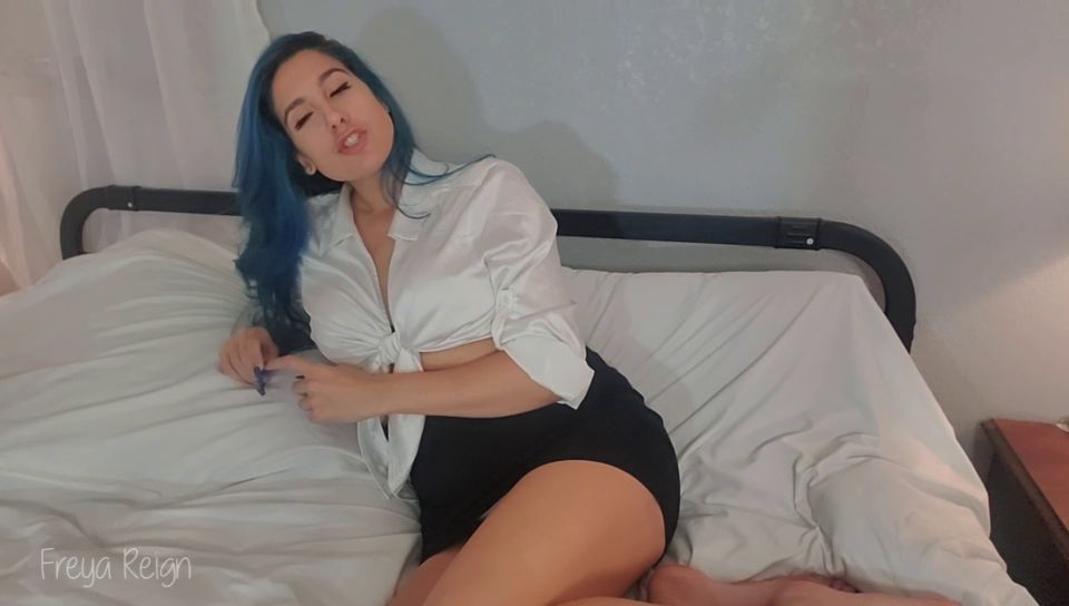 Freya Reign - Tu primera vez probando bragas - 4K 1088P