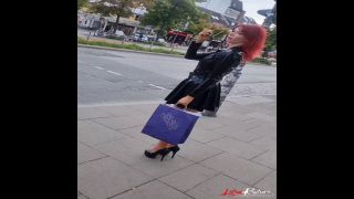 Daily Latex - Rubber Slut On Shopping Tour In Hamburg..