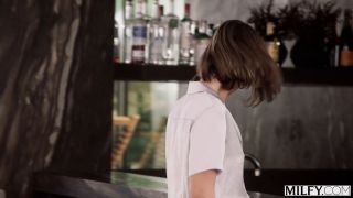 6254 Milfy - American Milf Episode 5 - A Detrás de las escenas Mira