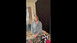 Rebecca Leah - rleah () Rleah - getting ready for the day xx smoking topless dancing hair styl 15-07-2020