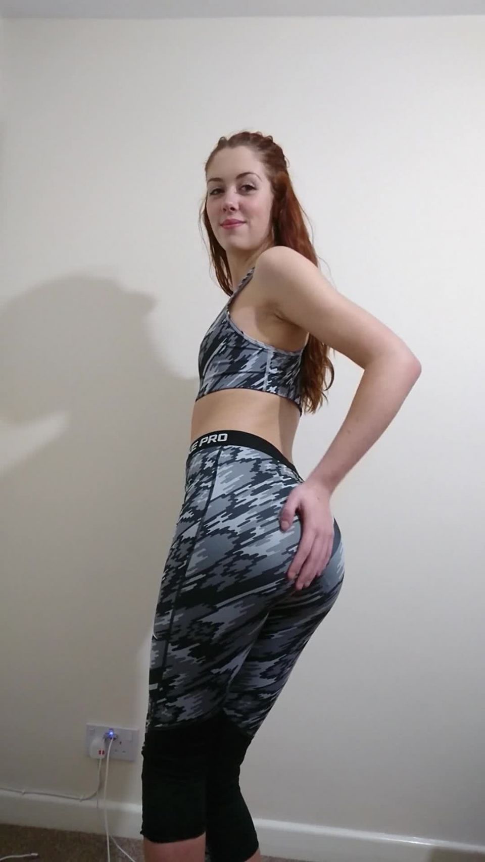 Naughty Poppy Uk () Naughtypoppyuk - rubbing my ass in my gym wear watch me slip them down and spread wide open for you 03-01-2018