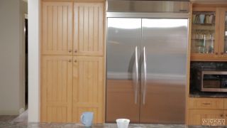 Video Your Moms The Bomb Scene5 : Alexis Fawx 1080p FullHD