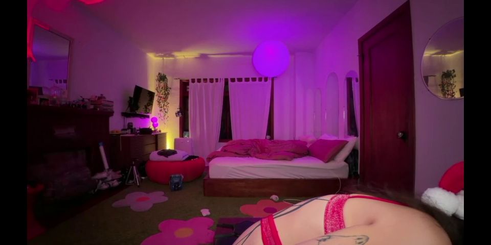 Luna Lovekiss Tetas en Steamy BJ Video con Kris Baumer Luna Lovekiss fetiche