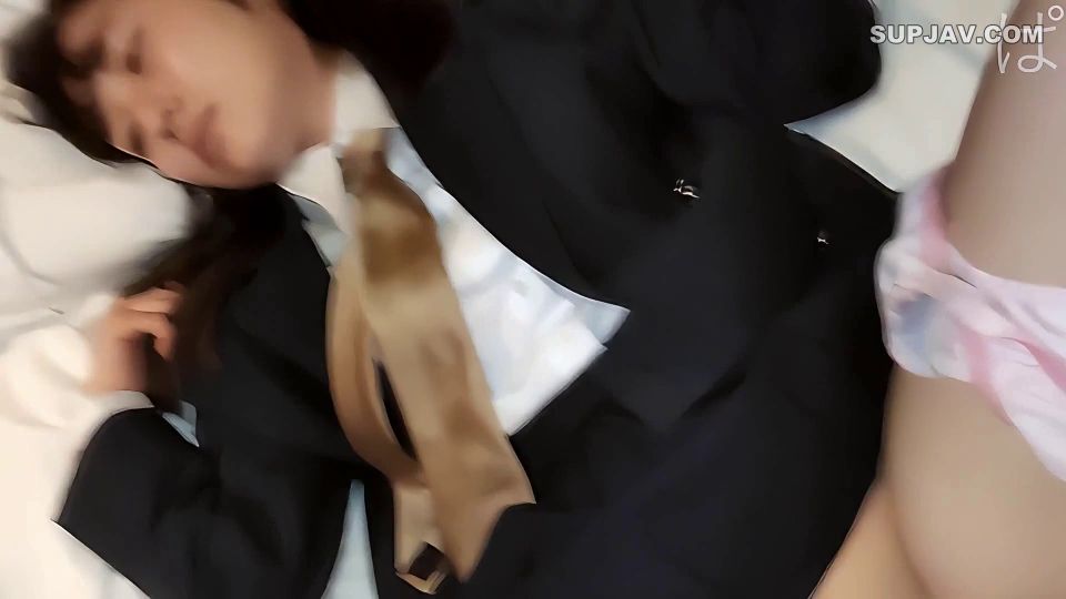 FC2PPV 4699277 Un estudiante de honor de piel clara, de pelo largo..