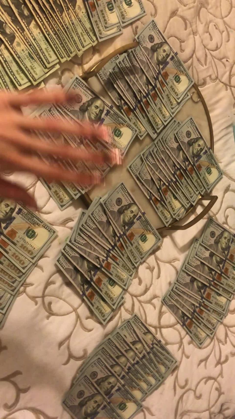Missxsapphire () - c notes upon c notes it all came from one very lucky loser i told him that each hundo 09-11-2018