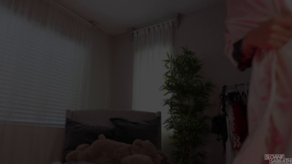 Sloane Sabbath, la pequeña perra de hija de paso, 4K 2160P