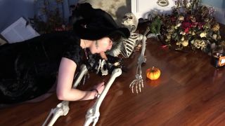 Witch Gives Mr. Bones a Wild Anal Ride ‘Til She Cums Hard femdom 