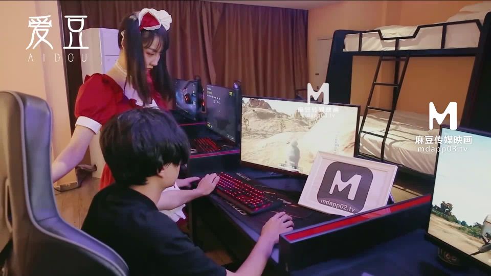 Chen Kexin - Gaming girlfriend. Airborne slut eats chicken tonight [MAD024] [uncen] - Madou Media (FullHD 2021)