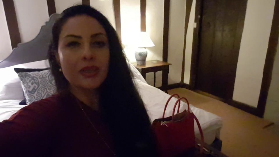 vídeo para adultos 39 sumisión de dominación Señora EZADA SINN – Estoy en el Retiro de Femdom y debes entretenerme, video joi sobre fetiche porno
