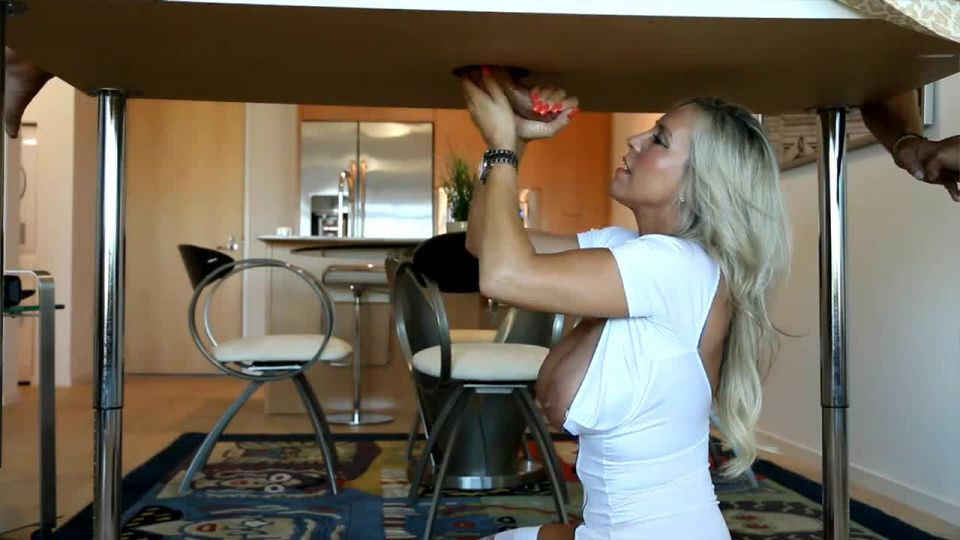 Sandra Otterson Wifeys Milking Table (MILF porn)