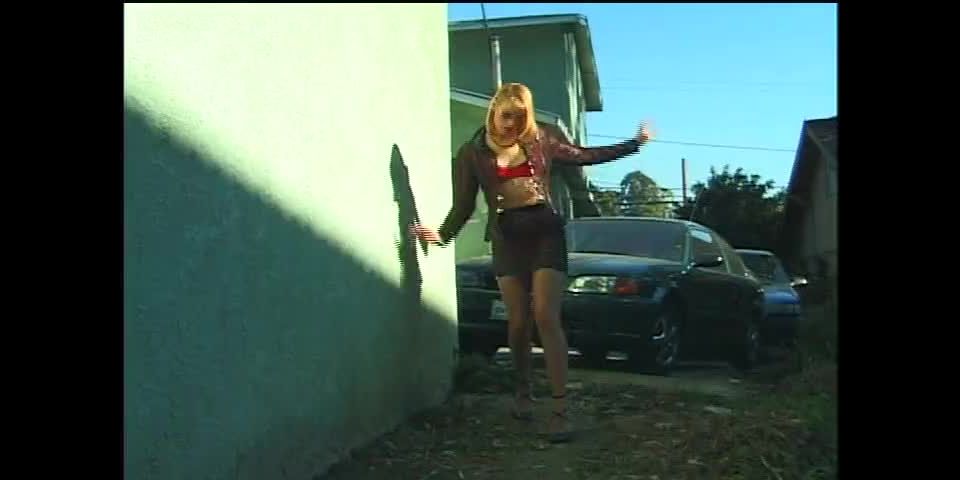 Buffy Sommers' Gets Fucke While Waiting For Car To Get  Fixed