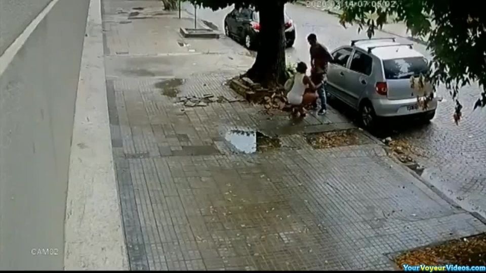 Blowjob caught in the street