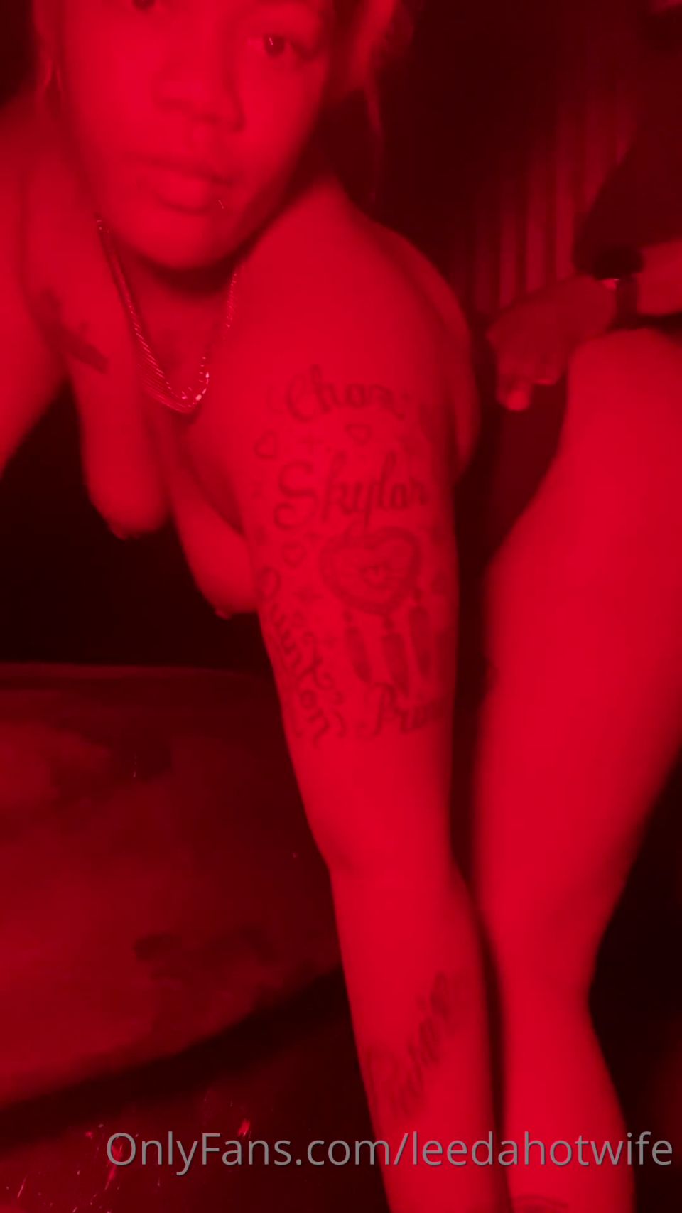 Ebonyhotwife - leedahotwife Leedahotwife - they love bending me over for some reason lol 22-06-2023