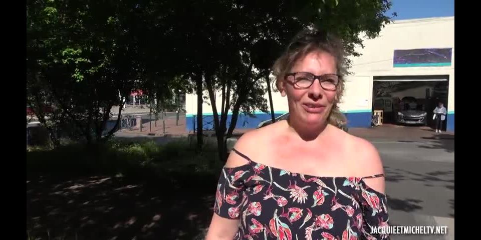  Aurélie, 36ans, passe sous la vague du hard, milf on milf porn