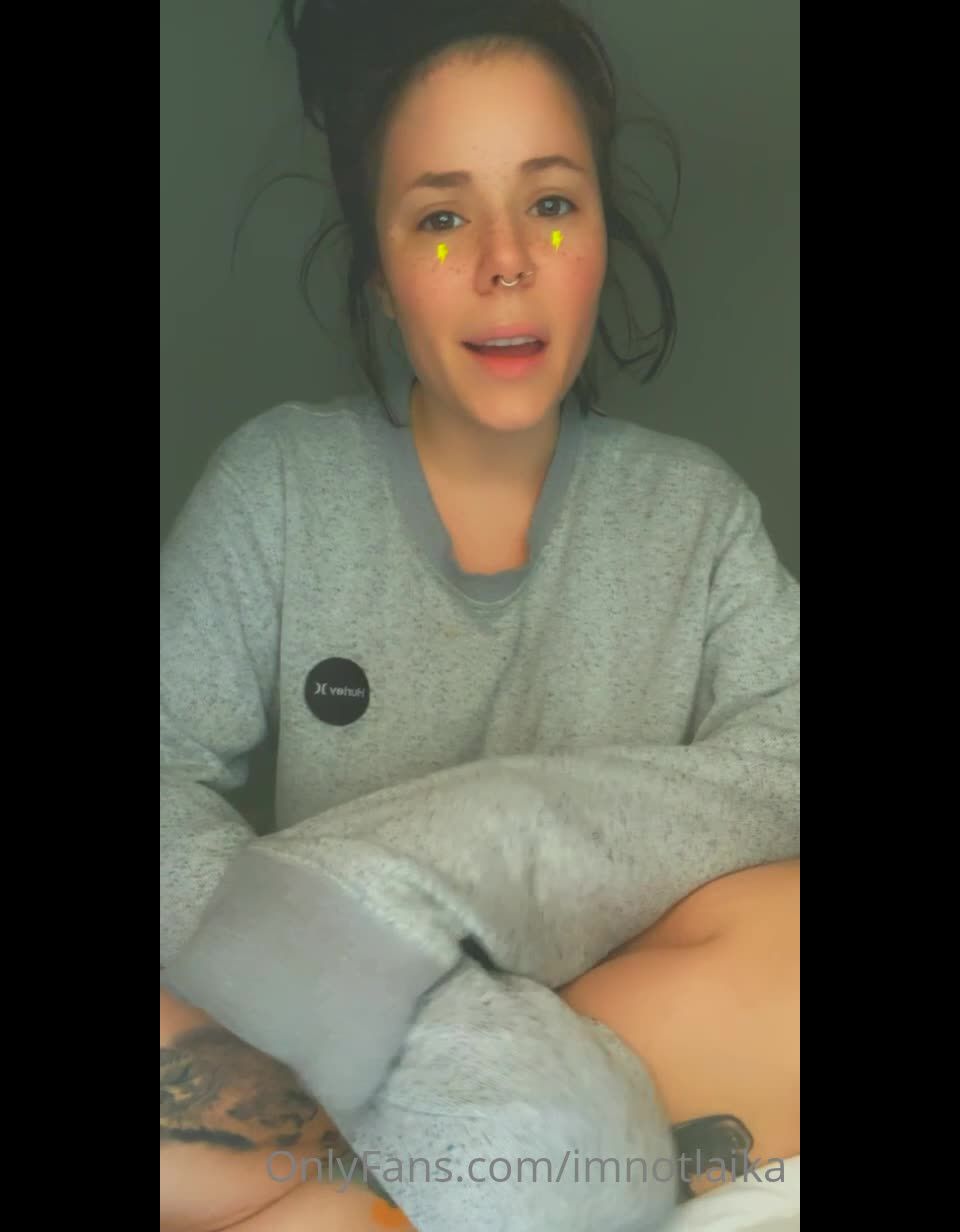 LAIKA - imnotlaika Imnotlaikagood morning afternoon video - 19-05-2020 - SiteRip