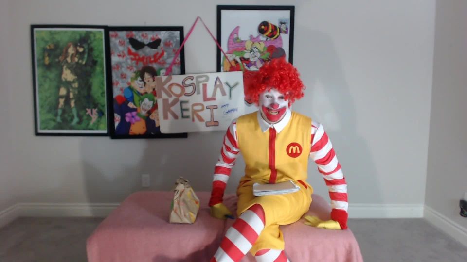 M@nyV1ds - Kosplay_Keri - Pennywise and Ronald McDonald get silly